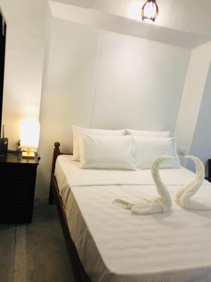 Haus 35 Bed & Breakfast Weligama Dış mekan fotoğraf